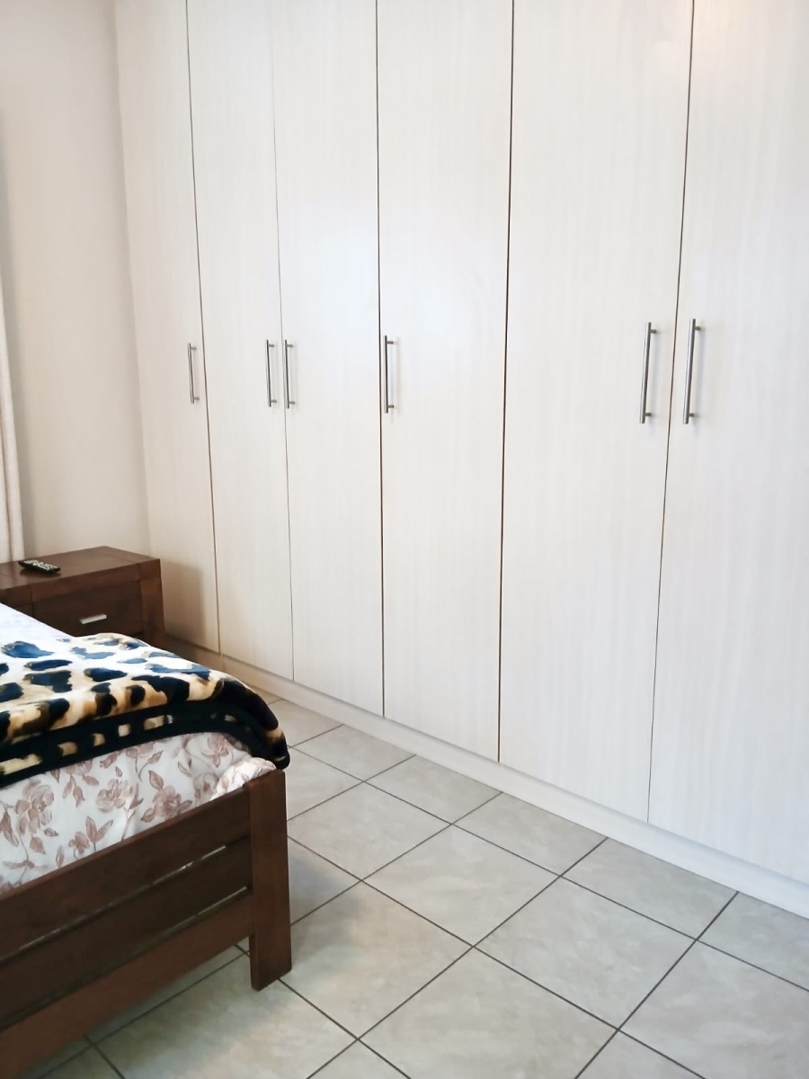 2 Bedroom Property for Sale in Sandbaai Western Cape